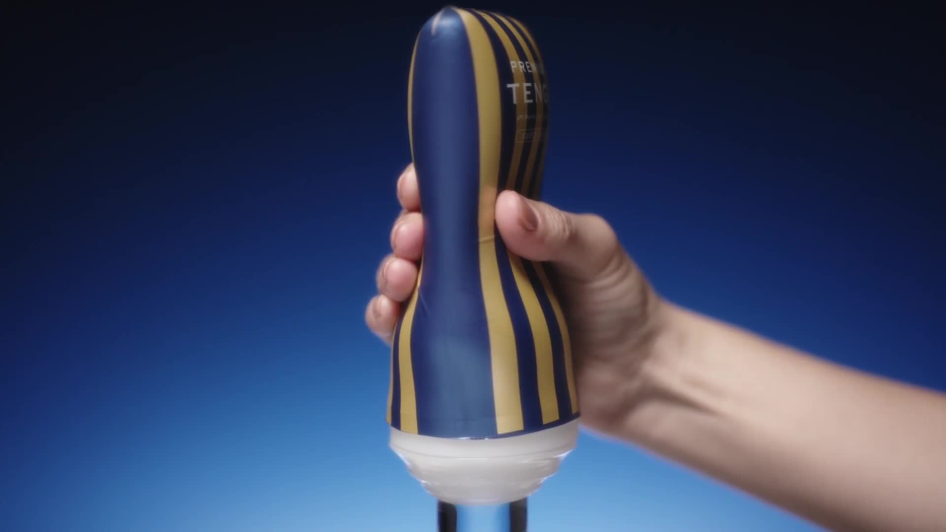 Âm Đạo Giả Cốc Tenga Premium Squeze Tube