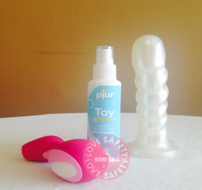 Chai xịt vệ sinh sextoy Pjur Toy Clean
