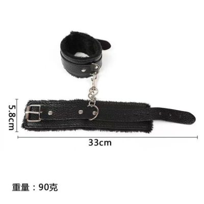Còng Tay SM Bằng Da Có Lót Lông Mềm BDSM