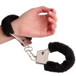 Còng Tay Số 8 Bằng Thép Có Lót Lông